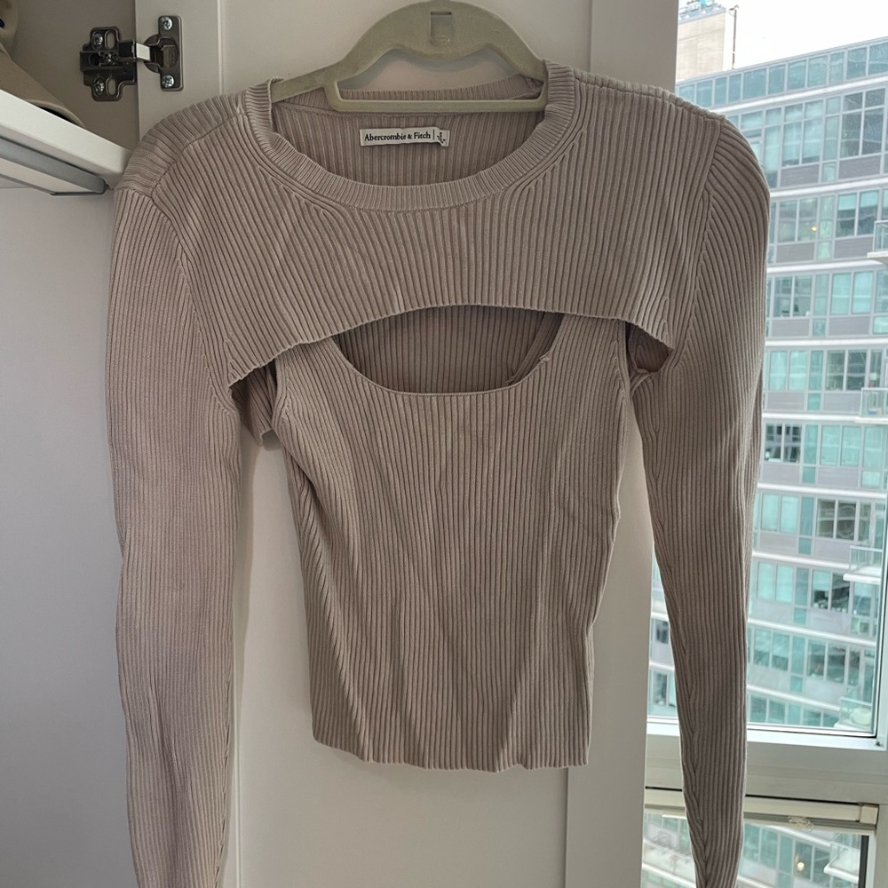 ABERCROMBIE & FITCH shoulder sweater and tank